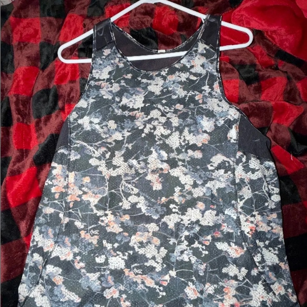 Lululemon Floral Sleeveless Women's Top Size 10